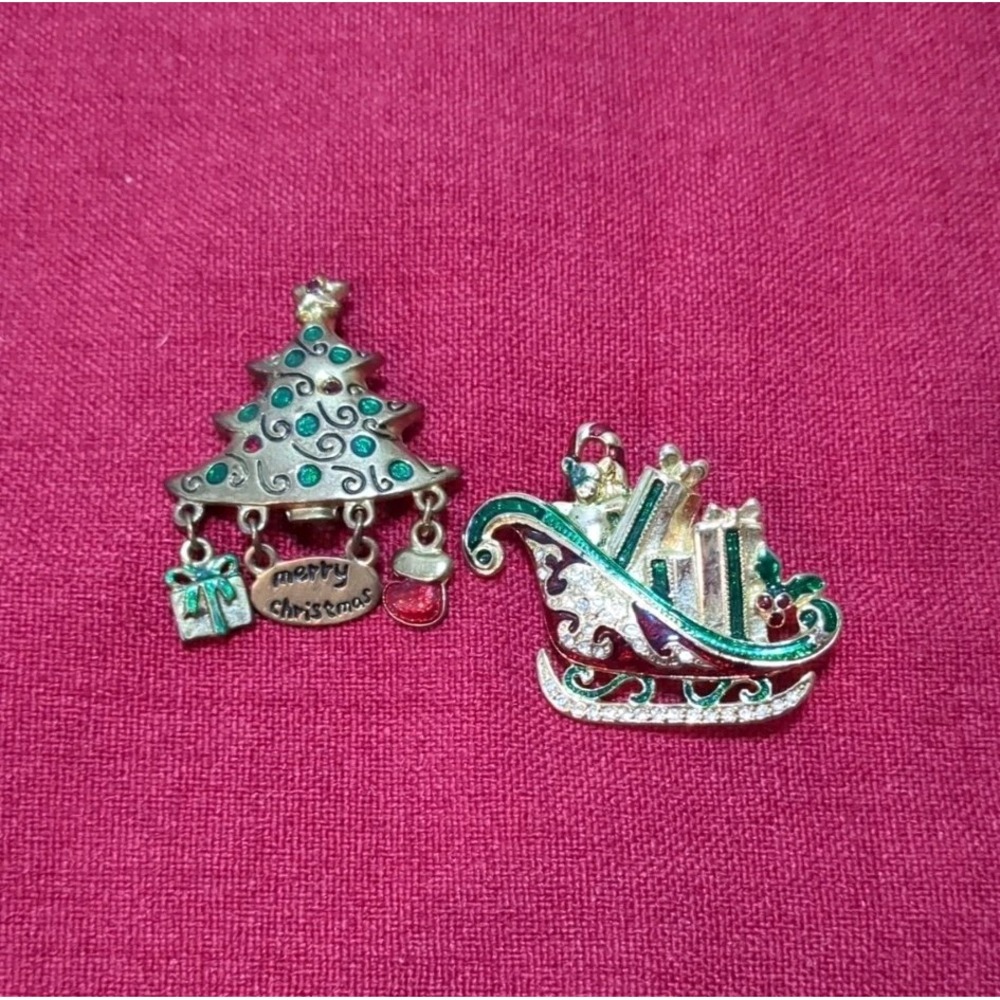 Vintage Holiday Christmas Pins Brooches Christmas Tree‎ & Monet  Sleigh